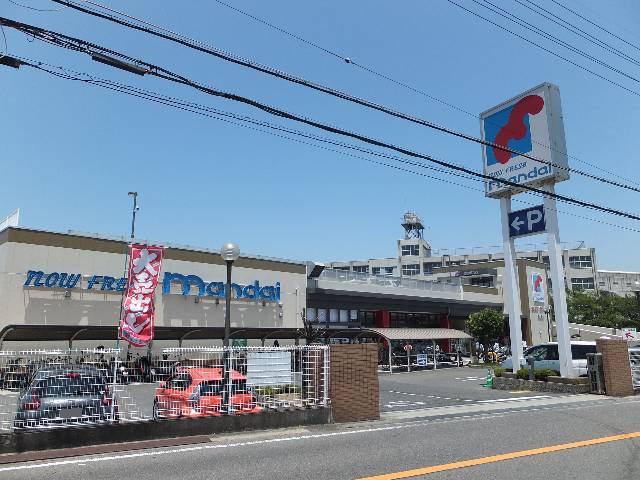 　スーパー万代へ徒歩約１０分便利な立地です
