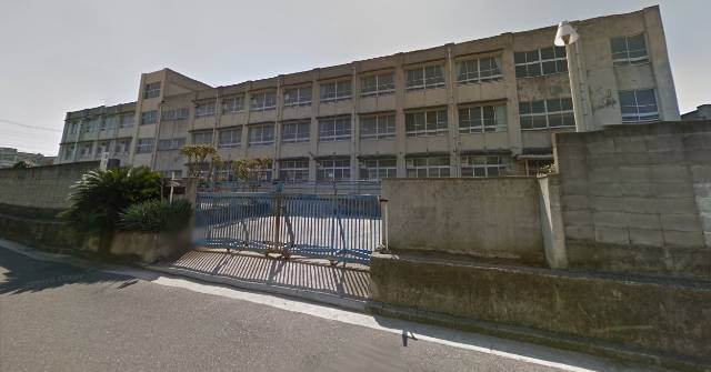 　福泉上小学校へ徒歩約12分