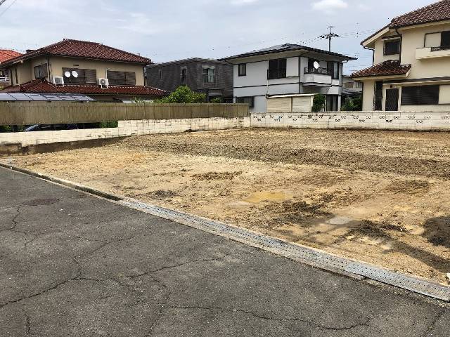 　●道路と高低差の少ない敷地です！
