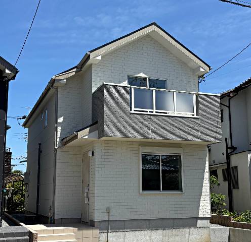 　外観イメージ　外壁は、防音・撥水・高耐久・軽量・高断熱のコンクリートボードにアクセントタイルで高級感を演出