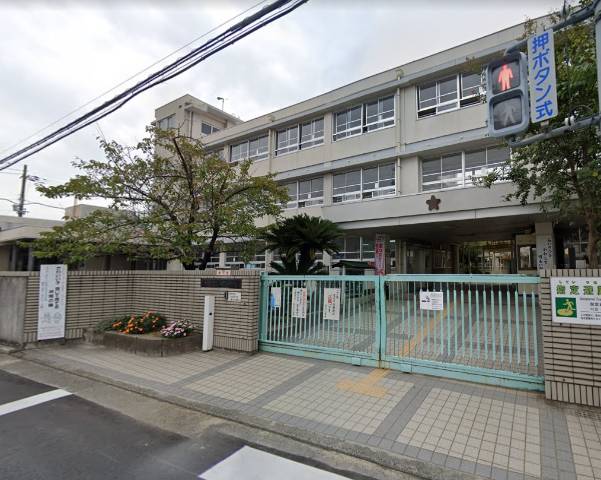 　北八下小学校へ徒歩約28分
