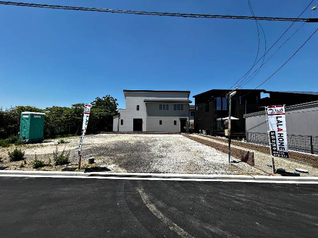 　●南向きのフラットな敷地！全３区画！敷地面積約４５坪！
