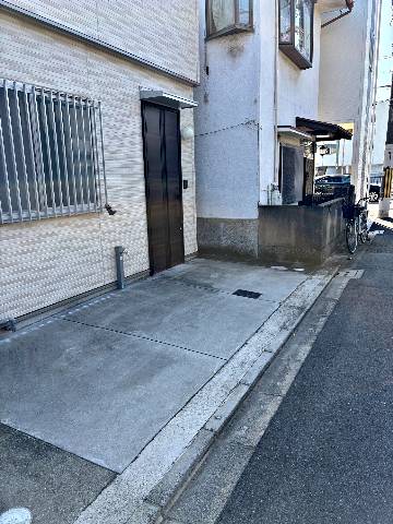 　駐車１台可能です
