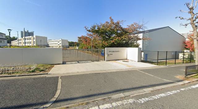 　原山ひかり小学校へ徒歩約４分