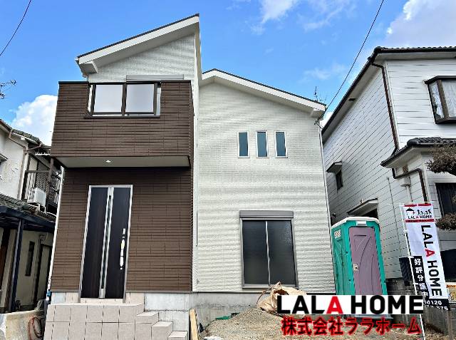 　●現地外観！耐震等級３（一番上の等級）の設計！外壁は厚さ３７ｍｍのＡＬＣ（軽量気泡コンクリート）パネルを施工！